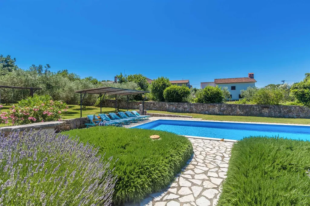 3-Bedroom House in Strilčići with Heated Pool