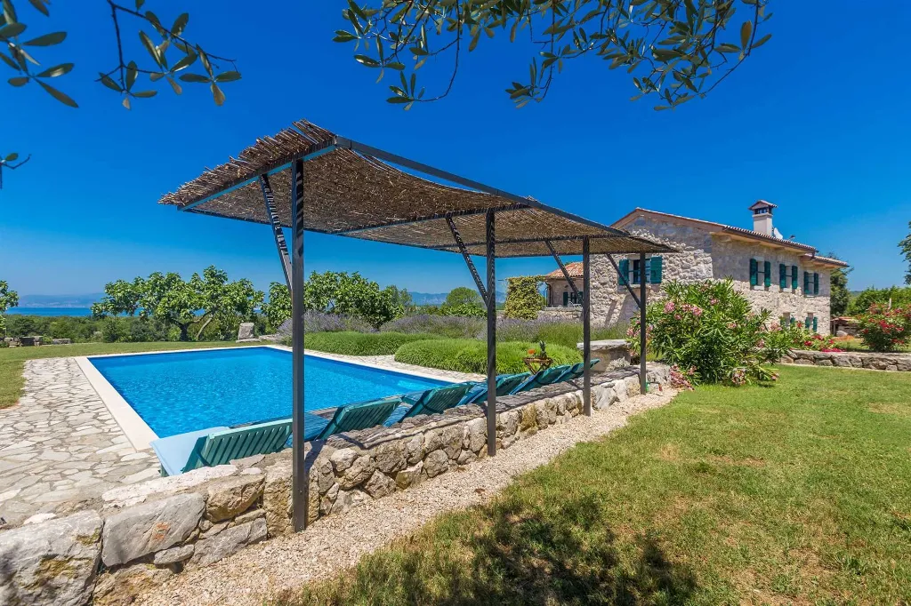 3-Bedroom House in Strilčići with Heated Pool