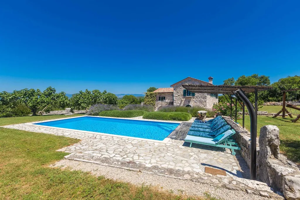 3-Bedroom House in Strilčići with Heated Pool
