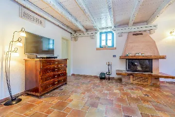 3-Bedroom House in Strilčići with Heated Pool