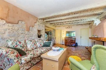 3-Bedroom House in Strilčići with Heated Pool