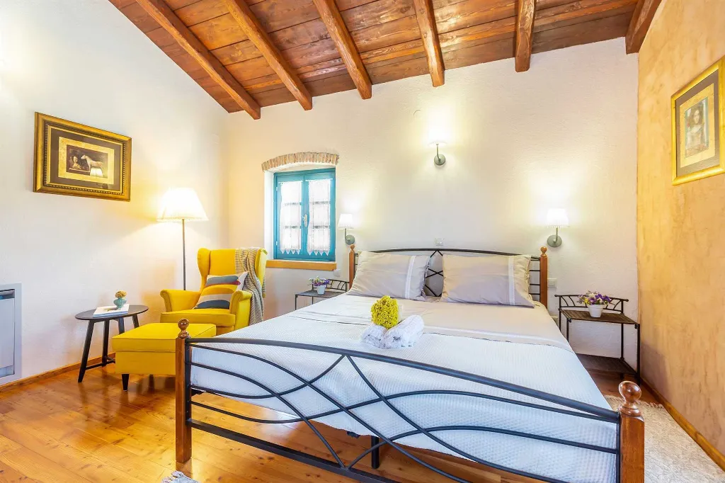 3-Bedroom House in Strilčići with Heated Pool