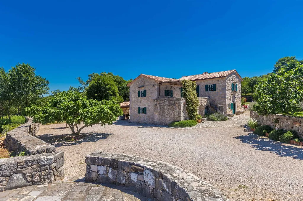 3-Bedroom House in Strilčići with Heated Pool
