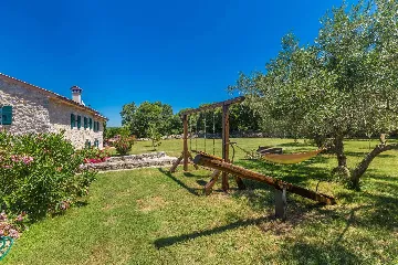 3-Bedroom House in Strilčići with Heated Pool