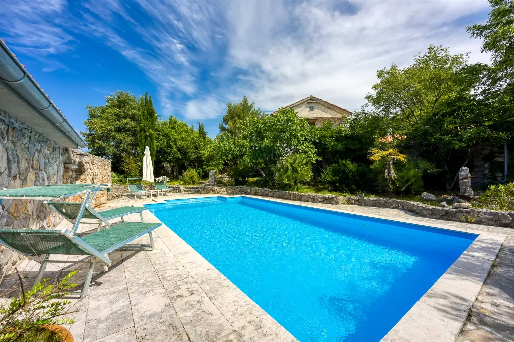 Villa with Private Pool in Bajčići for 6 Guests