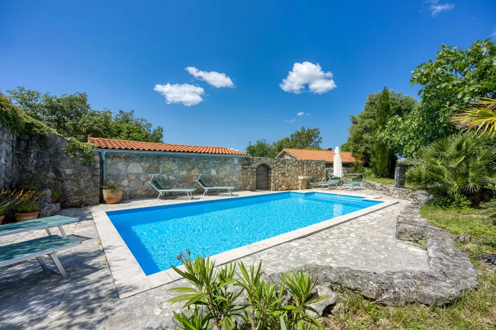 Villa with Private Pool in Bajčići for 6 Guests
