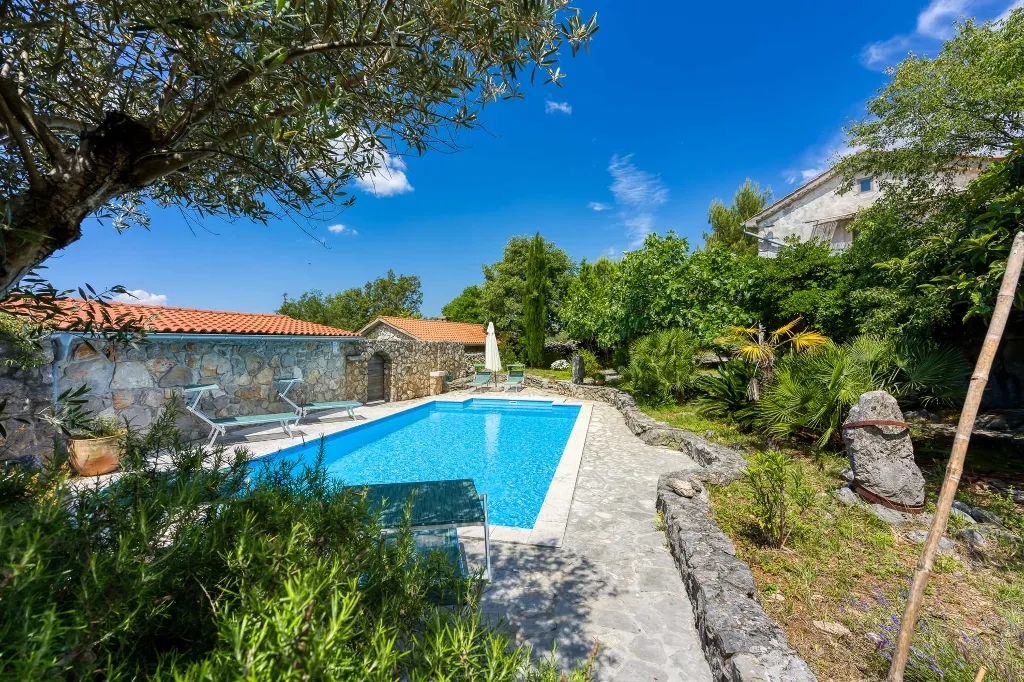 Villa with Private Pool in Bajčići for 6 Guests