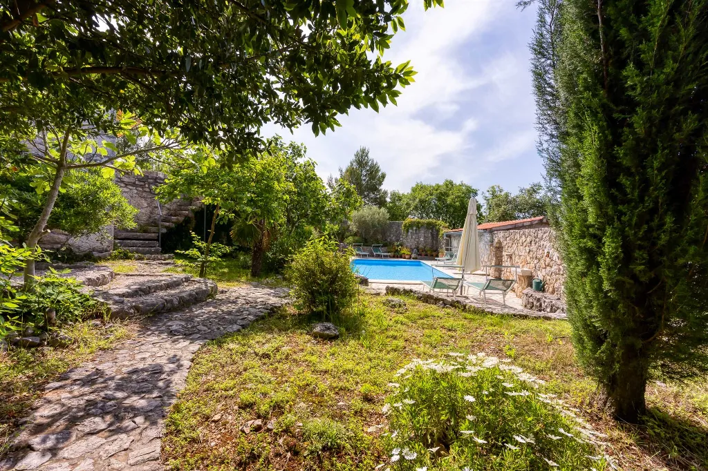Villa with Private Pool in Bajčići for 6 Guests