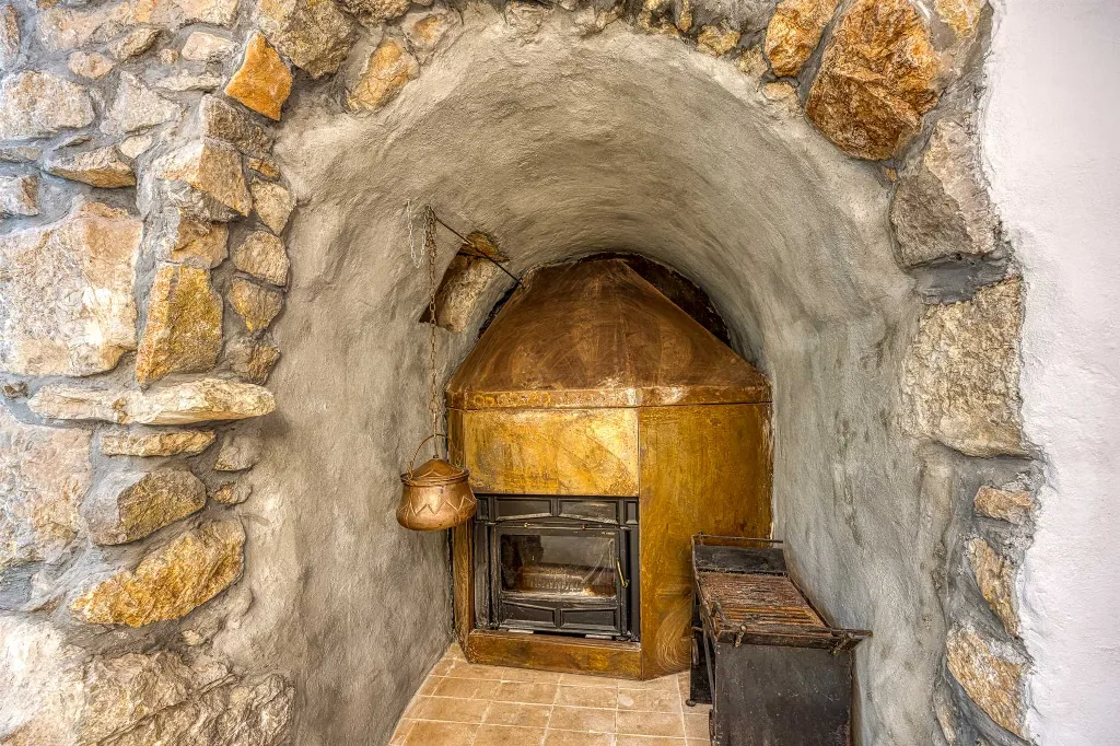 Villa with Private Pool in Bajčići for 6 Guests