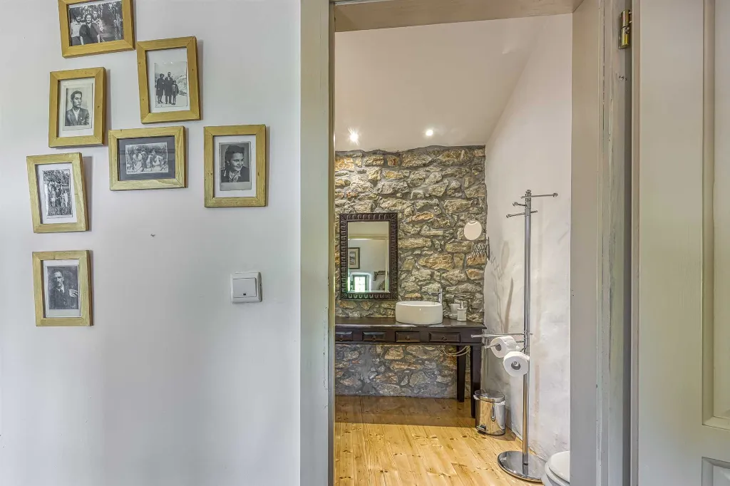 Villa with Private Pool in Bajčići for 6 Guests
