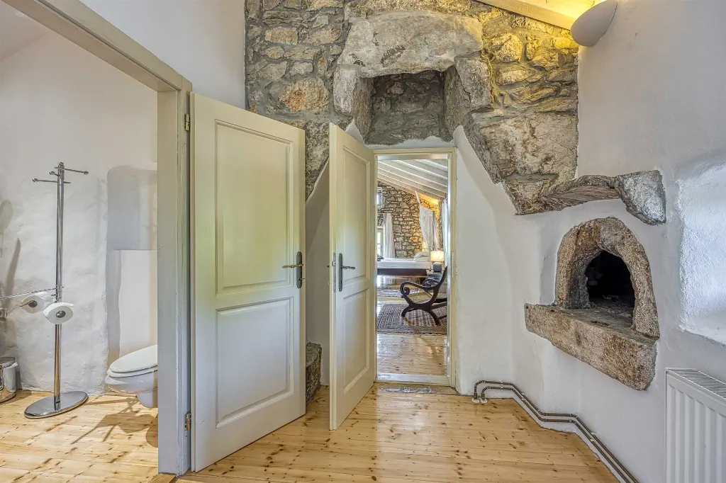 Villa with Private Pool in Bajčići for 6 Guests