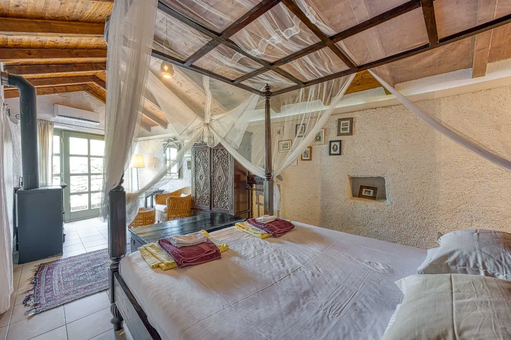 Villa with Private Pool in Bajčići for 6 Guests