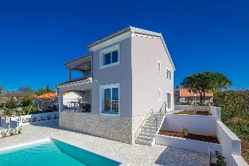 House with Private Pool and Sea View in Linardići