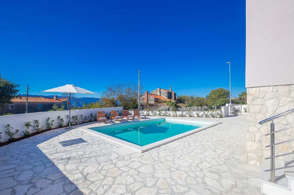 House with Private Pool and Sea View in Linardići