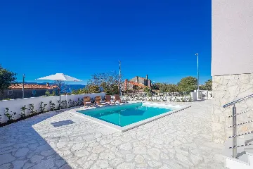House with Private Pool and Sea View in Linardići