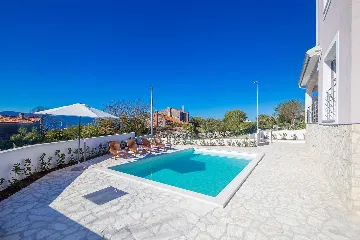 House with Private Pool and Sea View in Linardići