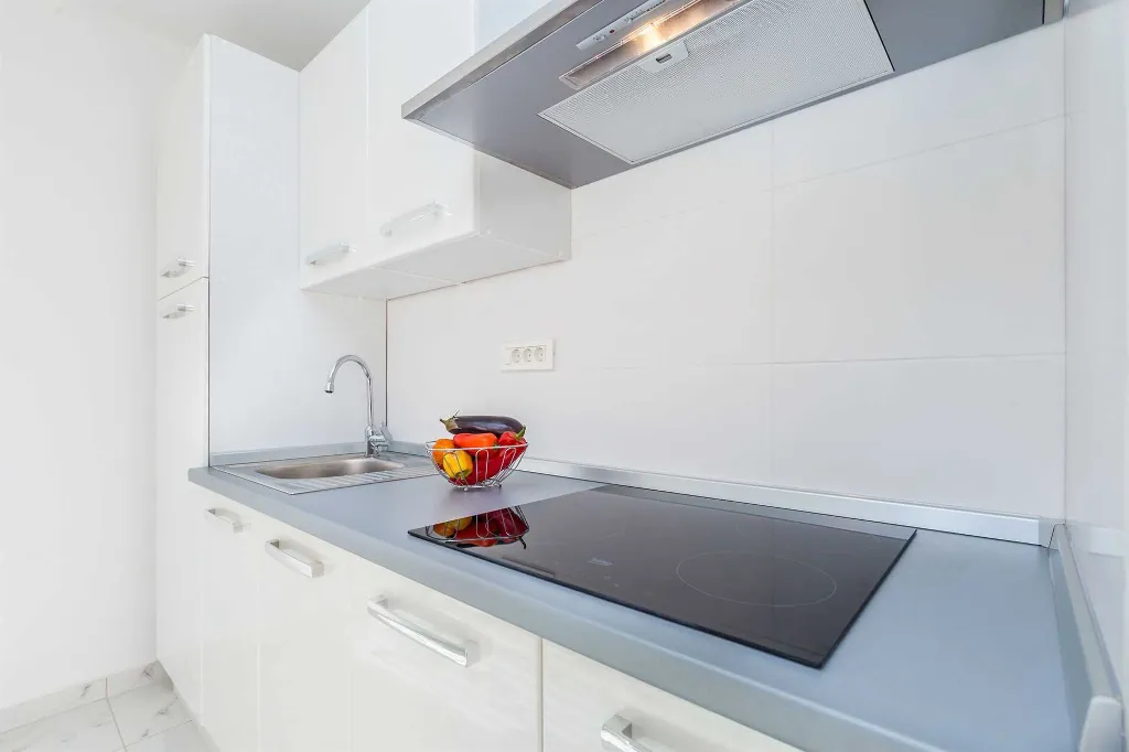 House with Private Pool and Sea View in Linardići