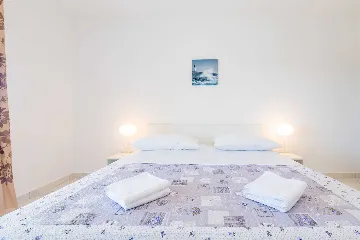 House with Private Pool and Sea View in Linardići