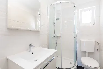 House with Private Pool and Sea View in Linardići