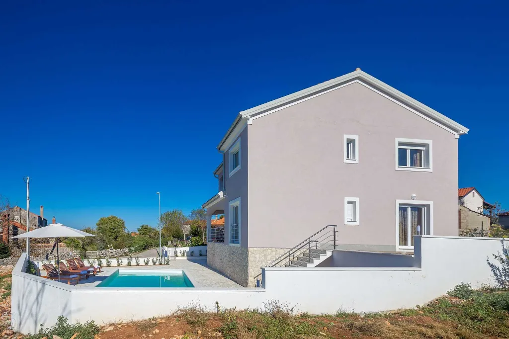 House with Private Pool and Sea View in Linardići