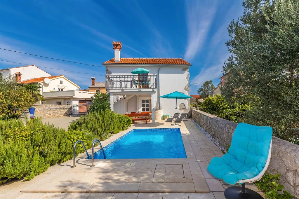 Family House in Kornić for Up to 8 Guests