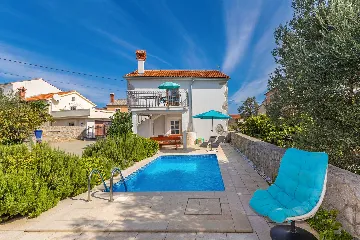 Family House in Kornić for Up to 8 Guests