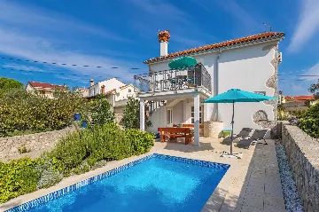 Family House in Kornić for Up to 8 Guests