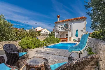 Family House in Kornić for Up to 8 Guests