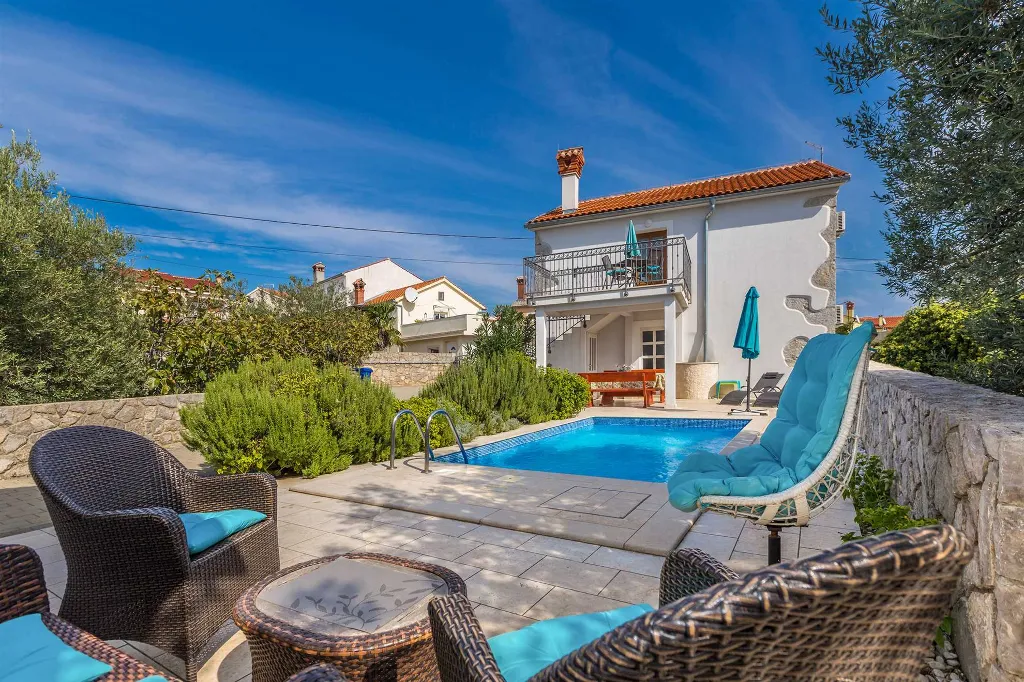 Family House in Kornić for Up to 8 Guests