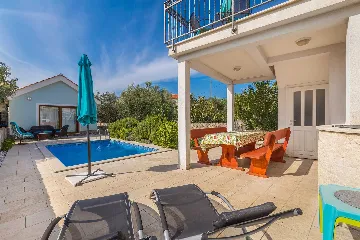 Family House in Kornić for Up to 8 Guests