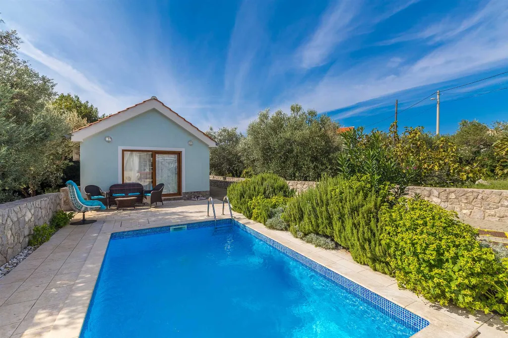 Family House in Kornić for Up to 8 Guests