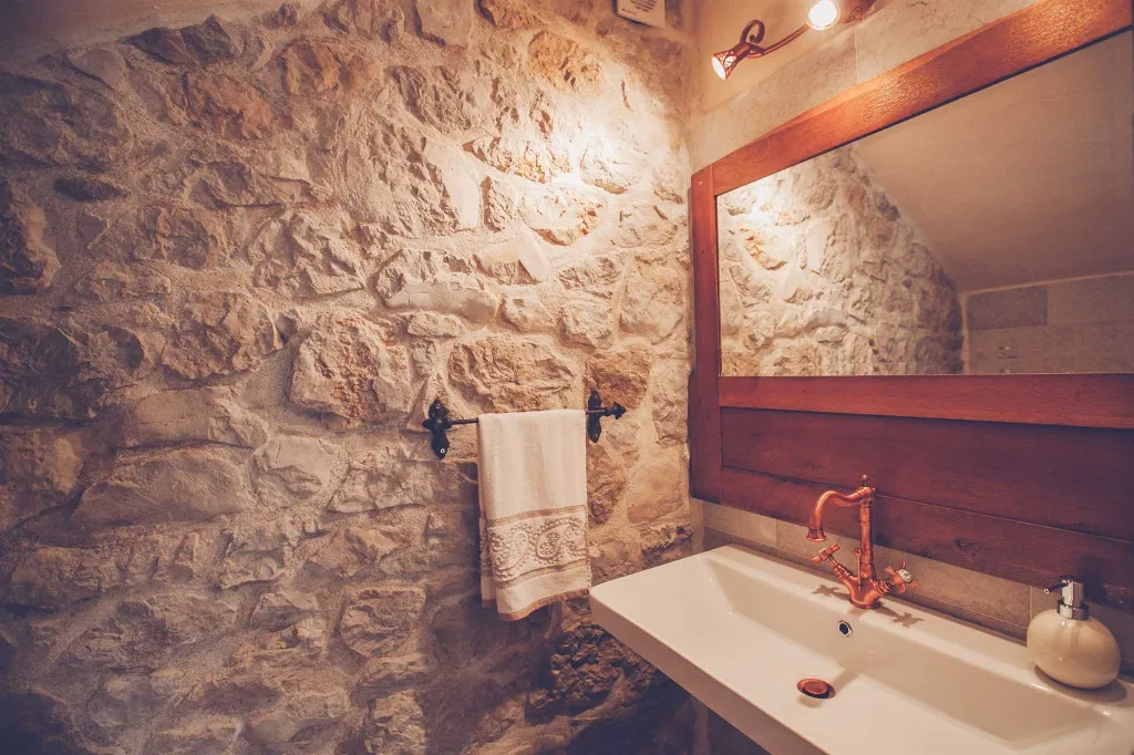 Villa with Pool & Sauna for up to 14 in Gabonjin