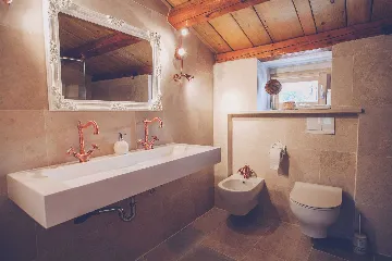 Villa with Pool & Sauna for up to 14 in Gabonjin