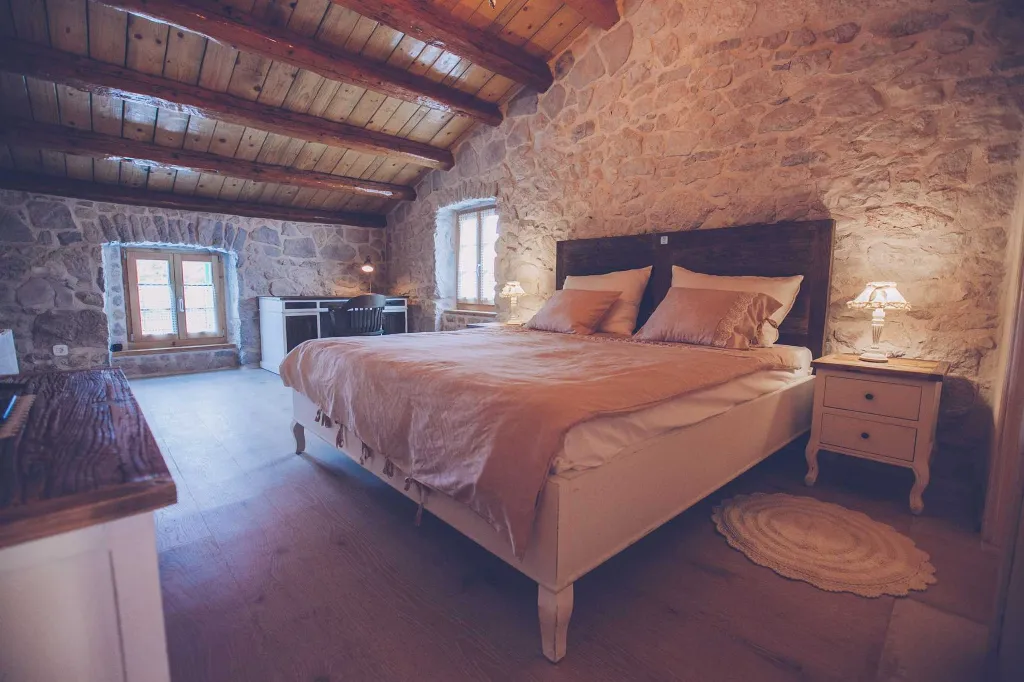 Villa with Pool & Sauna for up to 14 in Gabonjin