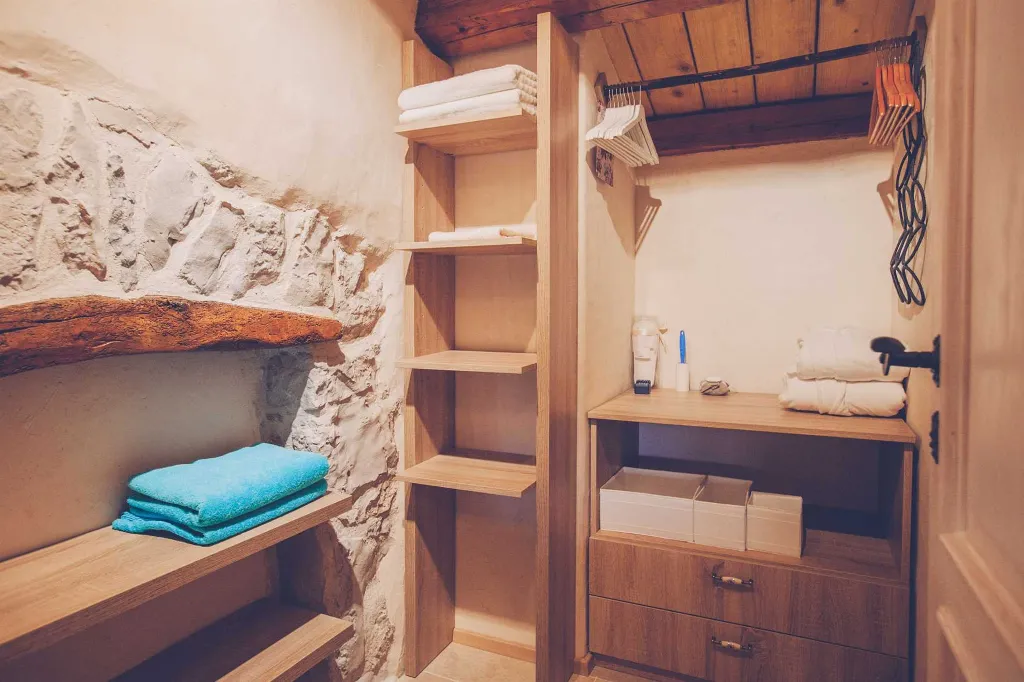 Villa with Pool & Sauna for up to 14 in Gabonjin
