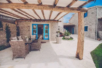 Villa with Pool & Sauna for up to 14 in Gabonjin