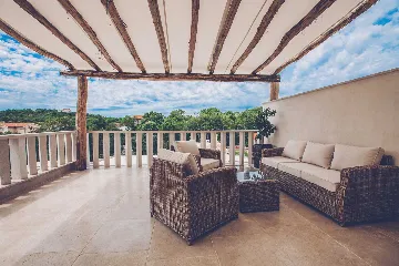 Villa with Pool & Sauna for up to 14 in Gabonjin