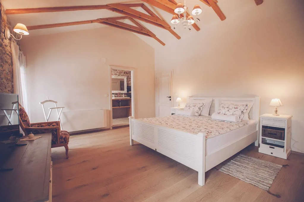 Villa with Pool & Sauna for up to 14 in Gabonjin