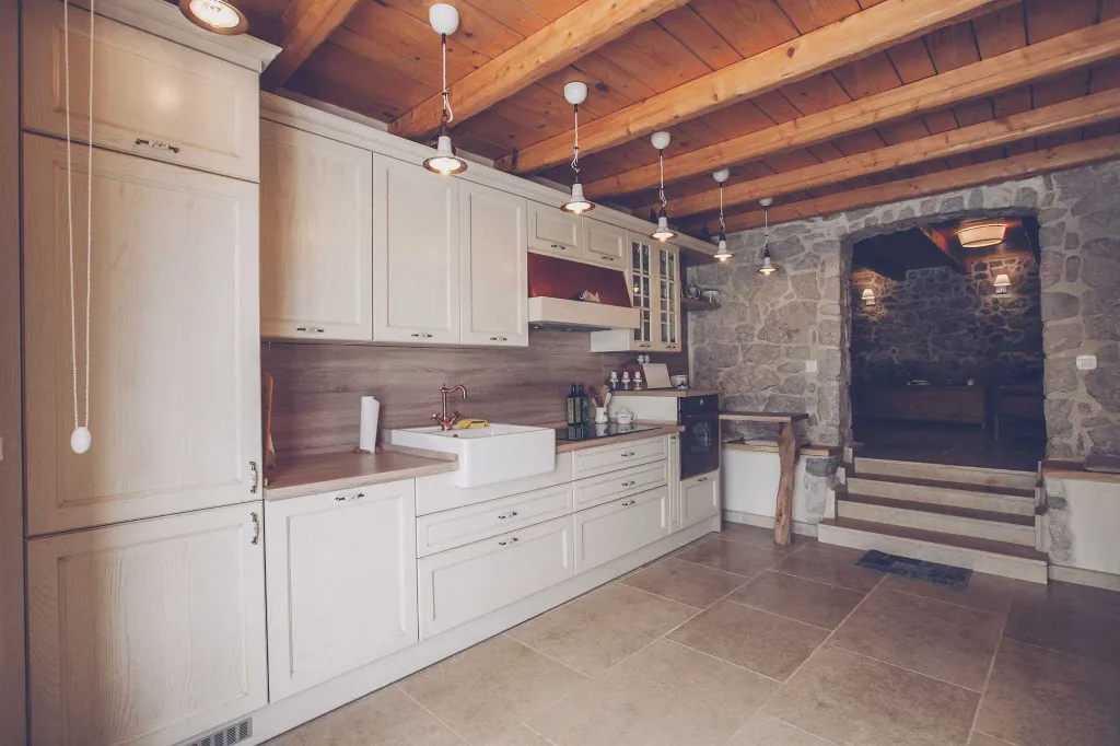 Villa with Pool & Sauna for up to 14 in Gabonjin