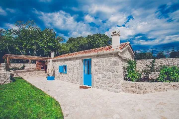 Villa with Pool & Sauna for up to 14 in Gabonjin