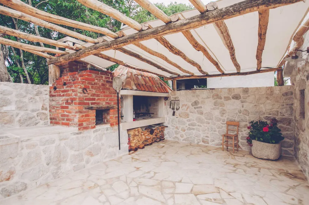 Villa with Pool & Sauna for up to 14 in Gabonjin