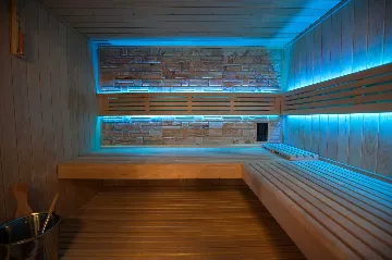 Villa with Pool & Sauna for up to 14 in Gabonjin