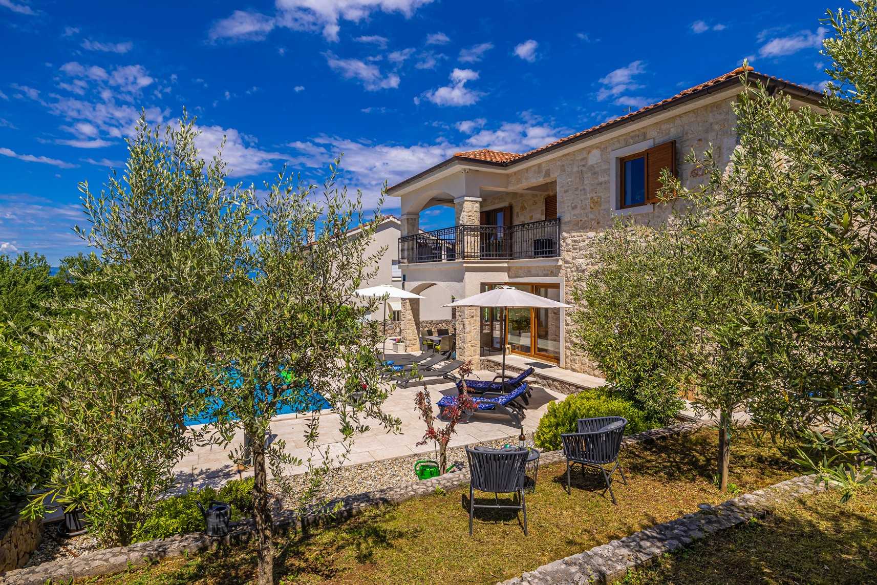 Holiday house OBZOVA with private heated pool