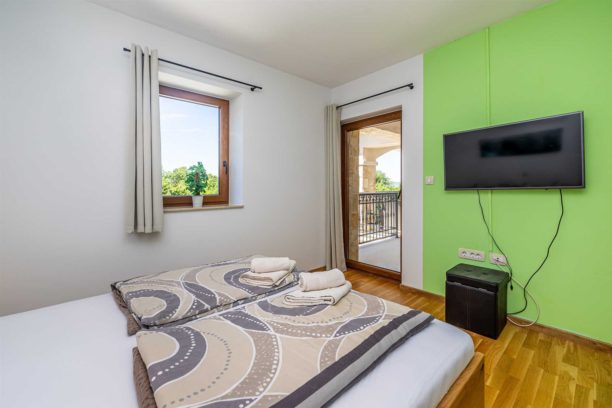 Holiday house OBZOVA with private heated pool