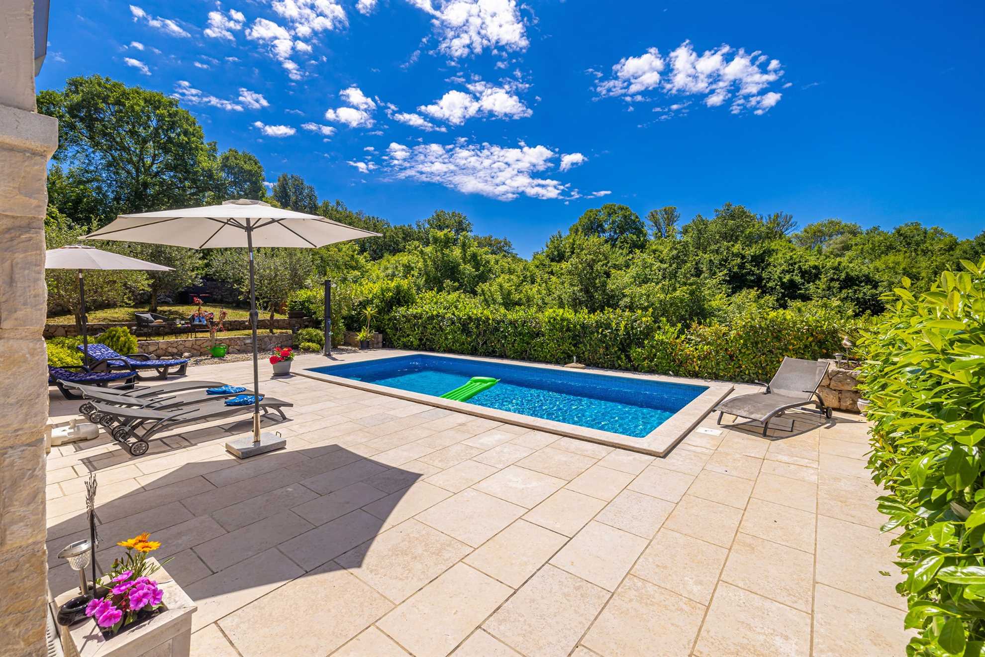 Holiday house OBZOVA with private heated pool