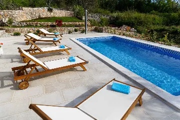 Villa in Ljutići with Private Pool (6–8)