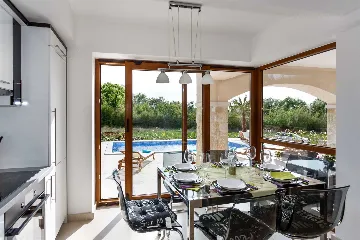 Villa in Ljutići with Private Pool (6–8)