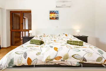 Villa in Ljutići with Private Pool (6–8)