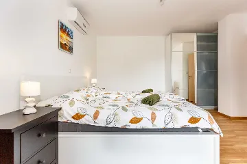 Villa in Ljutići with Private Pool (6–8)