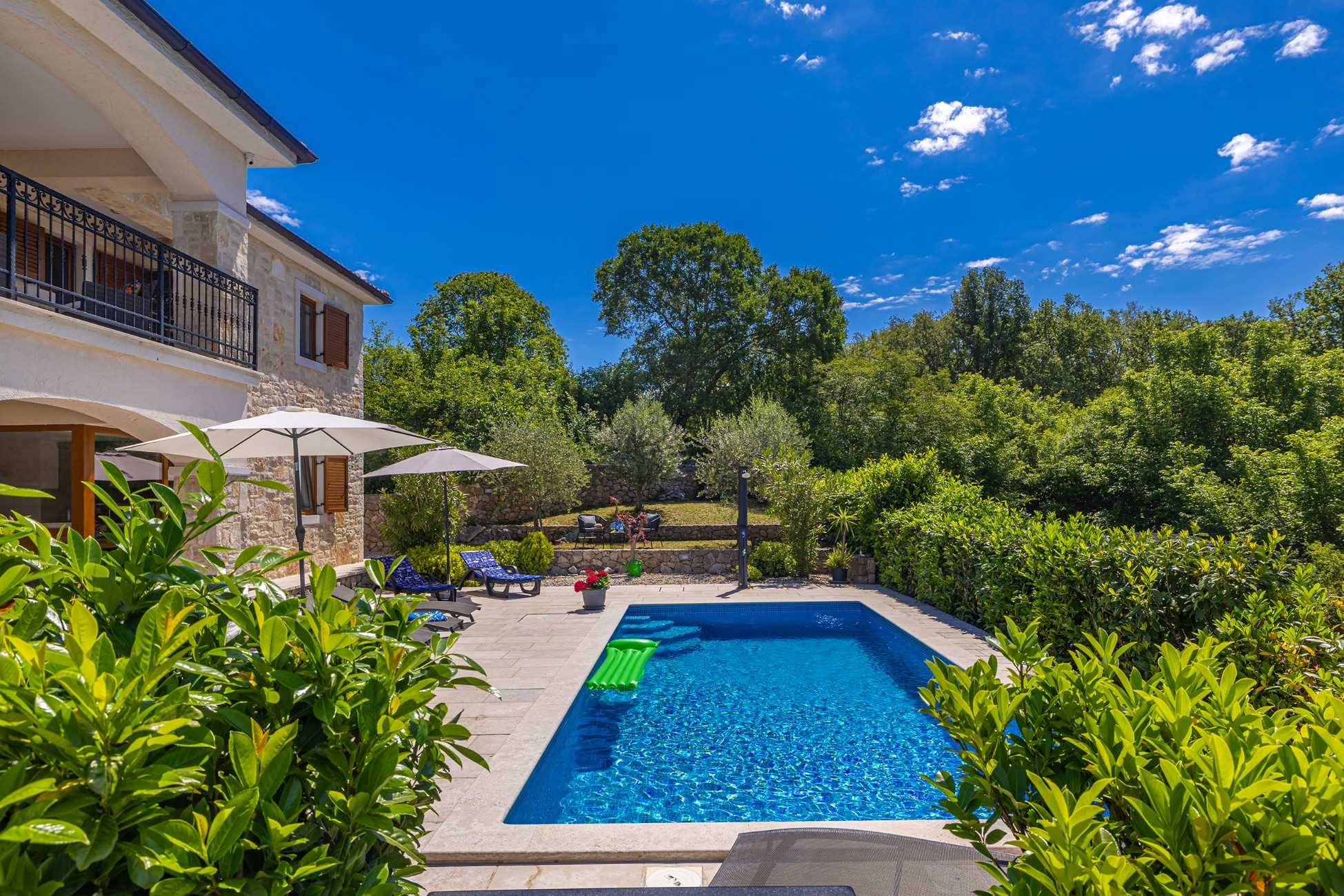 Holiday house OBZOVA with private heated pool